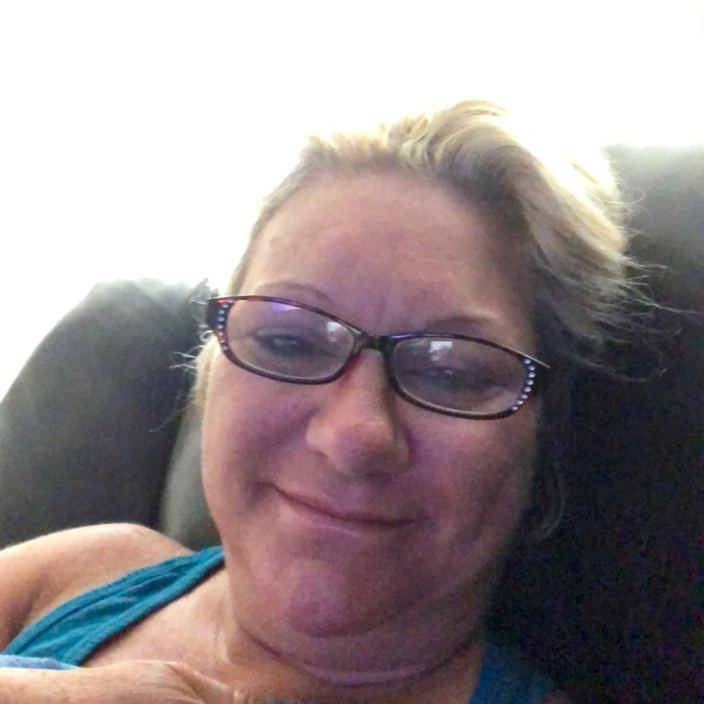 Meet your Posher, Dina